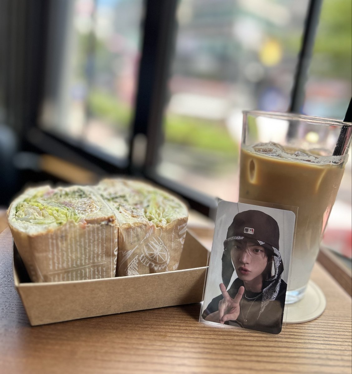 guuuwan's tweet photo. お肌管理して、お気に入りのカフェで優雅にのんびり☕️

暑すぎて外でたくないなwww

#ぼっち韓国 https://t.co/KCjFRJBZmW