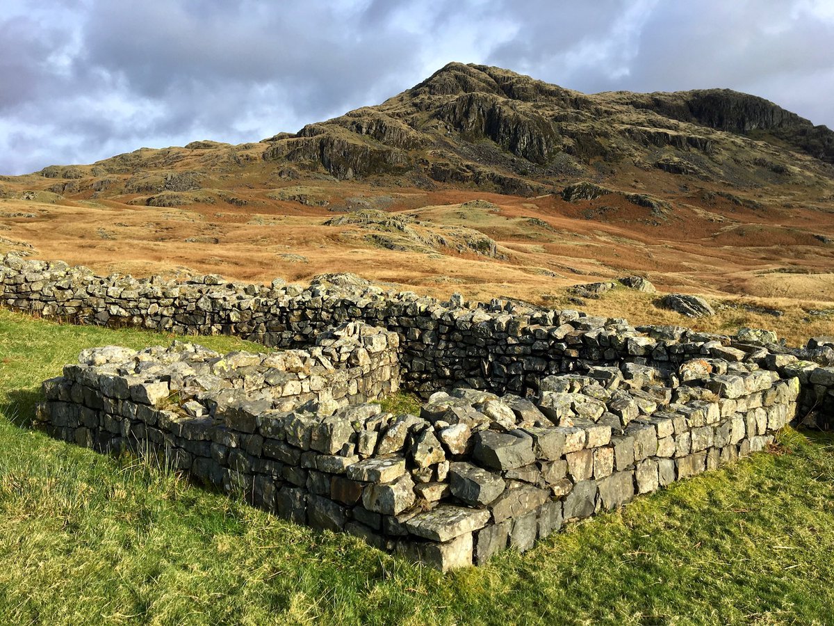 KPW1453's tweet photo. The remains of one of the towers at Hardknott Roman Fort in Cumbria. Located on the western side of the Hardknott Pass at 800 ft, the fort was built between AD120 and AD138. 📸 My own. #RomanFortThursday #RomanBritain #Hardknott https://t.co/yxHuRVsXUn
