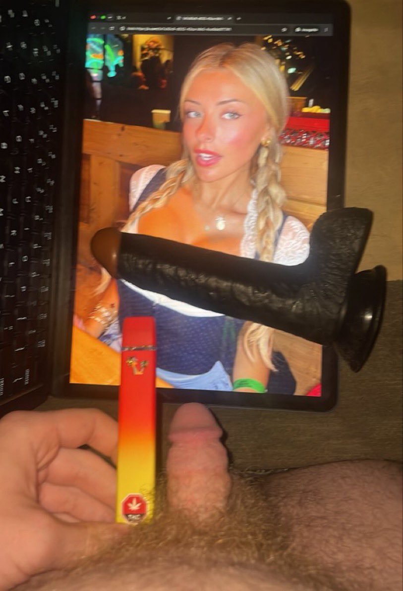 BabeGoonerz's tweet photo. Whiteboi horny and high af for TikTok sluts 😵‍💫😩🤤 need someone to feed me.. and boss me around with this bbc 😵‍💫😩🥵🍆

1 like = 1 blinker 😩💨 https://t.co/x7RDiwWoXy