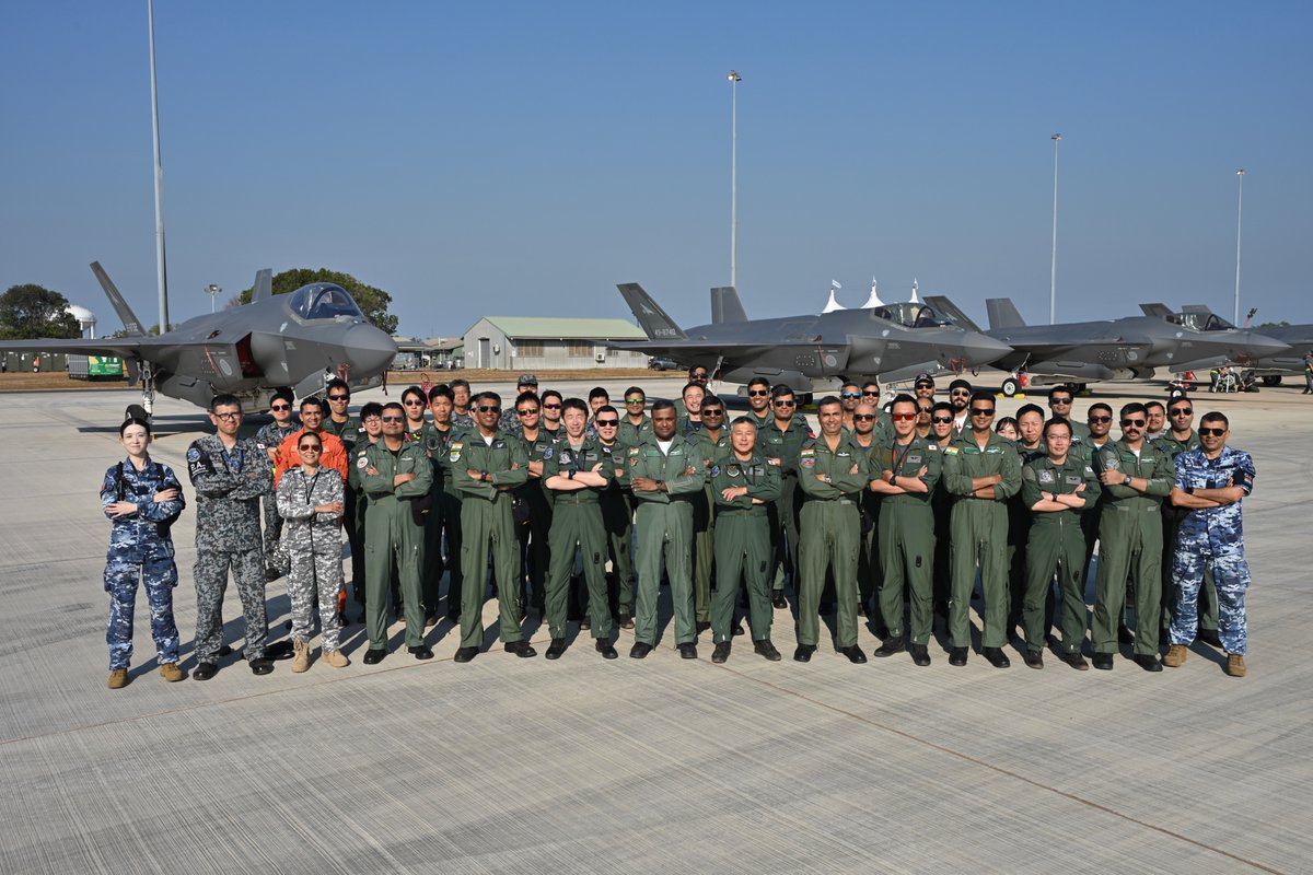 JASDF_adc_pao's tweet photo. #航空総隊 は🇦🇺にて #PitchBlack2026 に参加中✈️
インド空軍(@IAF_MCC)、フィリピン空軍(@PhilAirForce)との防衛交流を実施。
地域の平和、安定のため相互理解の強化を図りました。
#StrongerTogether
#ExPitchBlack https://t.co/IiTH6ZL2b5