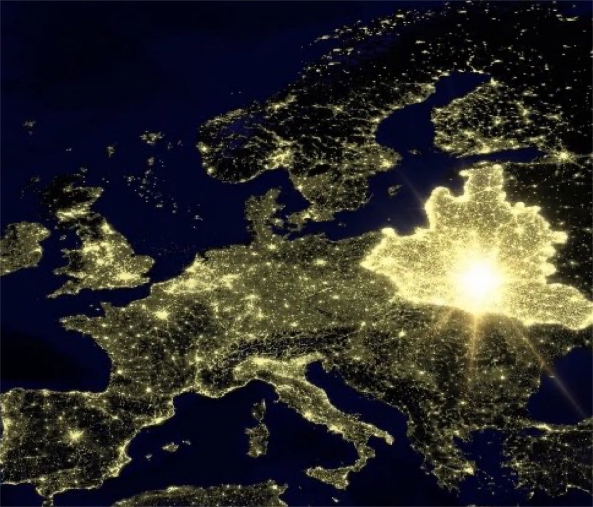 lycheeluvvr's tweet photo. the satellite map of europe looks so pretty 😍 https://t.co/ueeZwzrVBH