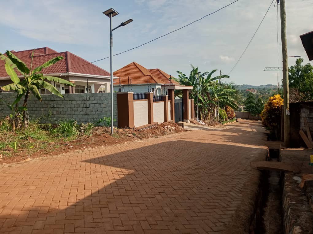 shukranproperty's tweet photo. β€οΈ RESIDENTIAL PLOTS FOR SALE
π 50ft by 100ft / #13Decimals
π Located at Akright City Entebbe Road
π Selling at #150m Ugx
Private Mailo land title
Very Developed Area
0706592177 https://t.co/tlL9ivPGe3