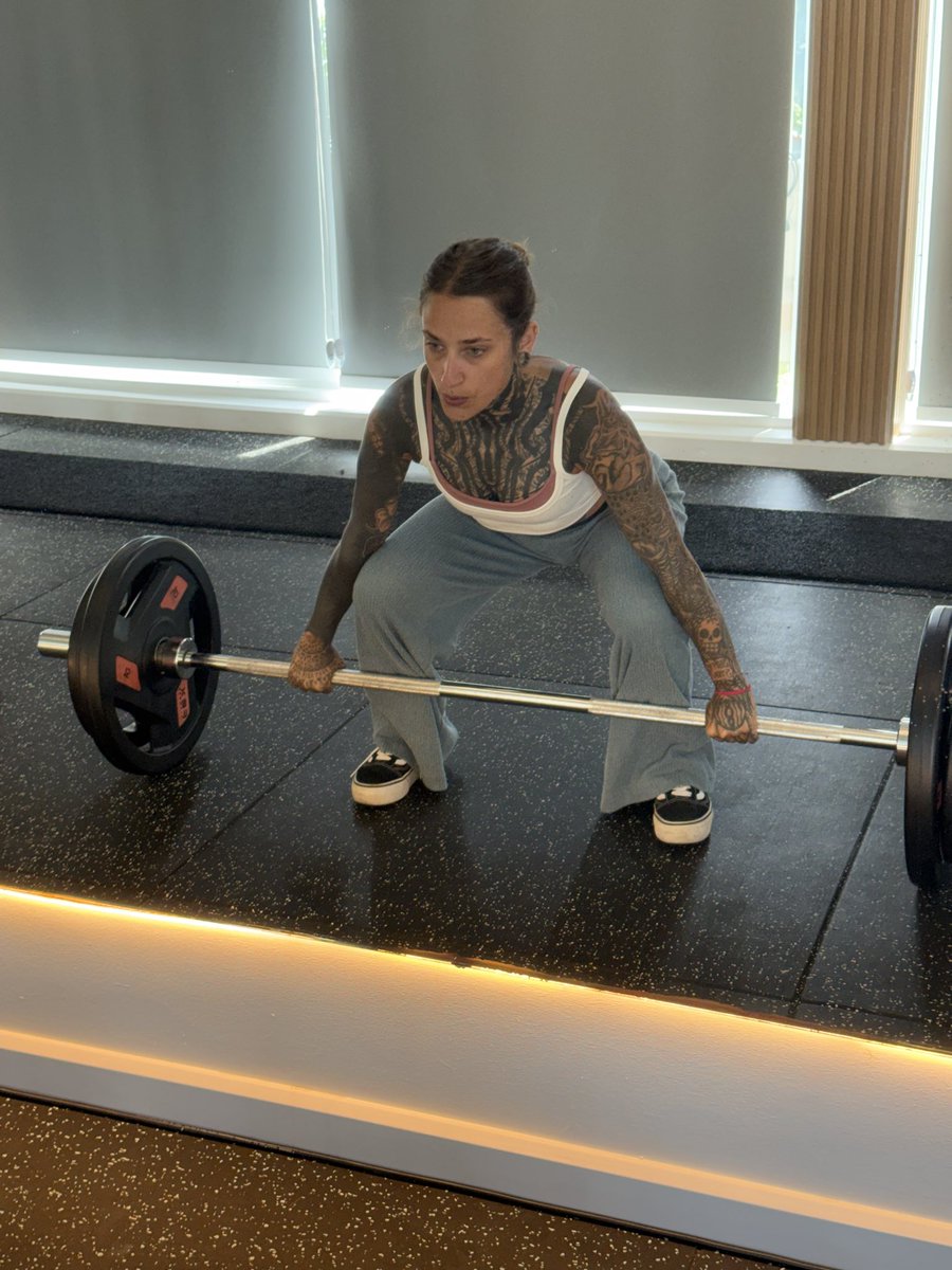thetitanmaker's tweet photo. LFGGG @tttbymila 🔥💪
Extra points and much respect for going at it with such soreness from the last workout!!
Grinding is your middle name!! https://t.co/7C2FFmaSjH