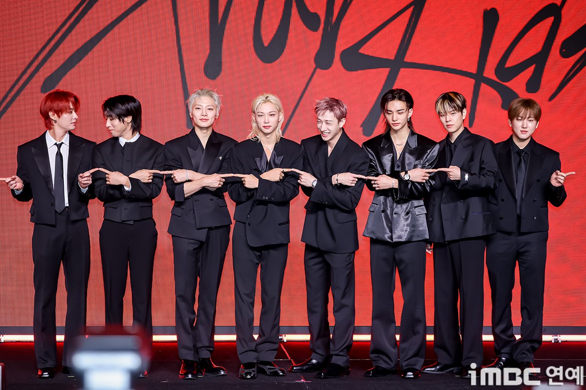 imbcenews's tweet photo. [포토] 스키즈 컴백, 멋진 모먼트
#스트레이키즈 #스키즈 #straykids #컴백 #기자간담회 #iMBC연예

스트레이키즈(Stray Kids)가 6일 오후 서울 여의도 콘래드호텔에서 열린 새 미니 앨범 ‘THIS & THAT’(디스 앤드 댓) 발매 기념 컴백 기자간담회에 참석해 포즈를 취하고 있다.

🔗https://t.co/RcRkMtuFup