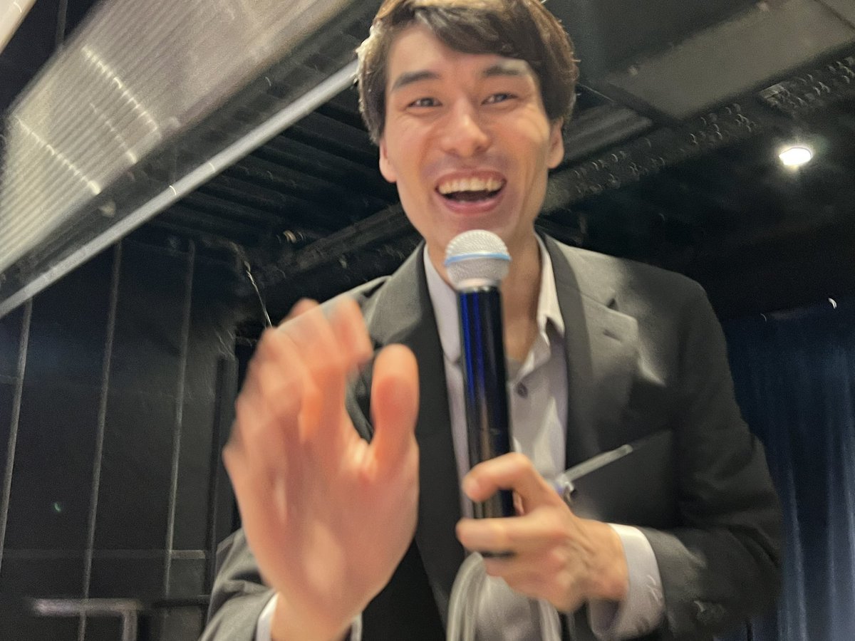 kibun_jyojyo's tweet photo. 最後端まで回ってくれた
HPB🎂ののすけさん
ありがたい🙏カメラ目線🙏
ほんとにおめでとうございます🎉
こっそり梅木さん写ってる🤣
#LEYLINE
#感謝と修行の5日間
#のすけ海鮮丼 https://t.co/wcptnSlv0b