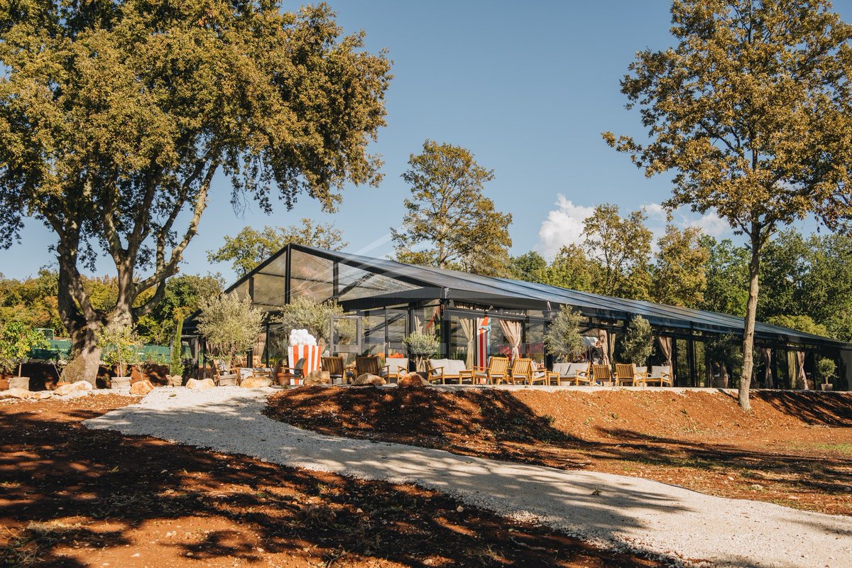 Build_Shelter's tweet photo. For D'Orangerie in Croatia, Shelter Structures created a versatile event space that connects guests with nature while supporting weddings, private events, and business gatherings.
#ClearSpanTent #Croatia
Content: https://t.co/5FWv0McunX Email: admin@shelter-structures.com https://t.co/RDRkv9rxBp