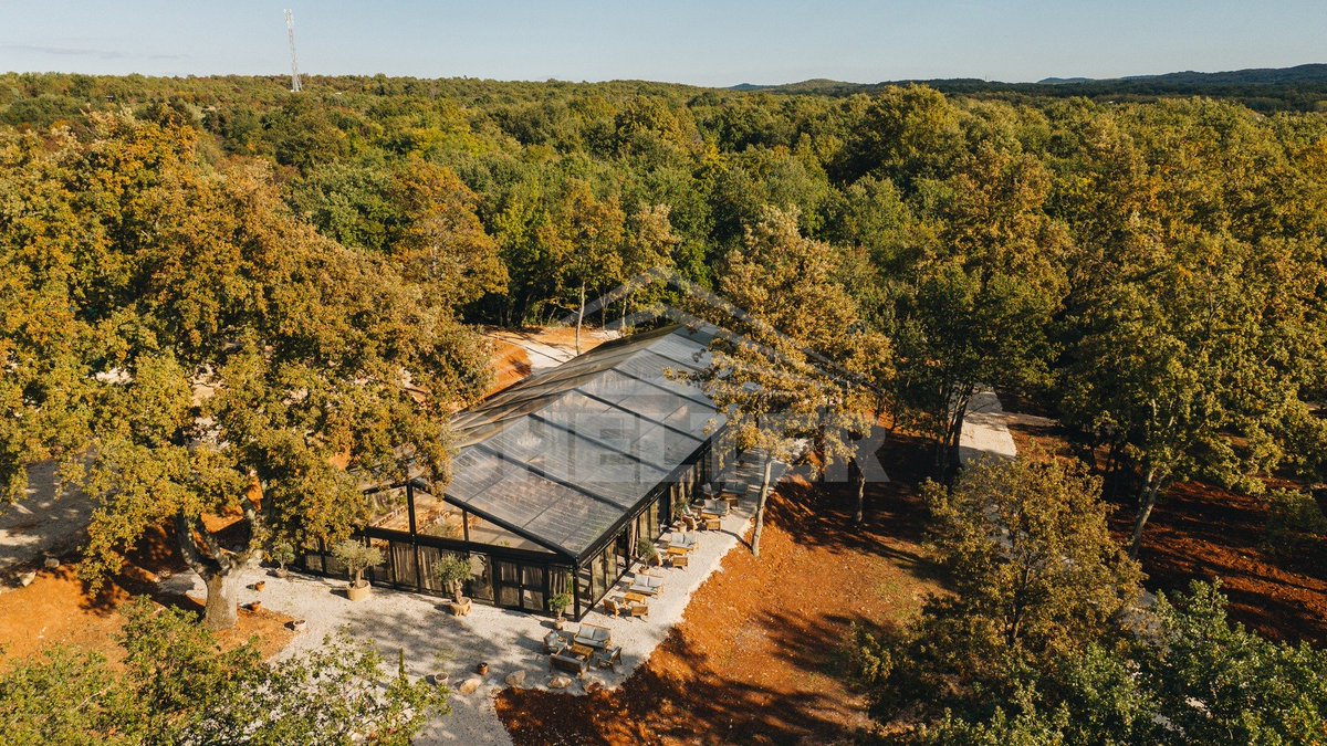 Build_Shelter's tweet photo. For D'Orangerie in Croatia, Shelter Structures created a versatile event space that connects guests with nature while supporting weddings, private events, and business gatherings.
#ClearSpanTent #Croatia
Content: https://t.co/5FWv0McunX Email: admin@shelter-structures.com https://t.co/RDRkv9rxBp