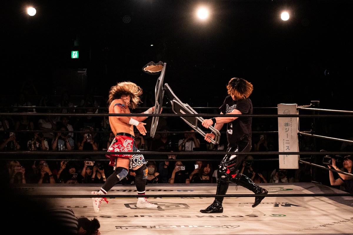 gohngcha's tweet photo. 2026.8.5 DDT 夏休みの思い出2026

パイプ椅子チャンバラで打ち勝つ岡谷
#ddtpro
#岡谷英樹 https://t.co/TZaVE2HfRW