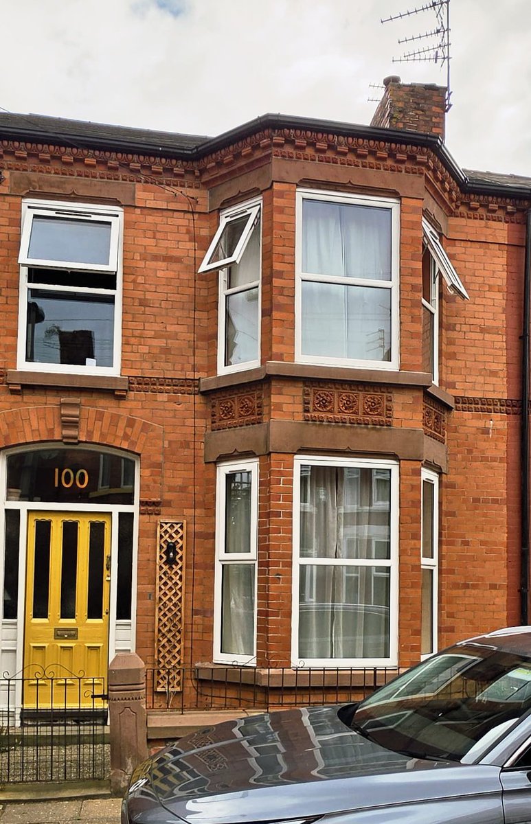 CPRestoration83's tweet photo. Before and after photos of a  job in the Liverpool area we paint stripped the full elevation brick and stonework including the front wall. We also raked out and repointed the elevation in Lime Mortar NHL 3.5

🖱 https://t.co/sSqL6eSg3P
📧 enquiries@cleanpointrestoration.com https://t.co/KcidpLaEKy
