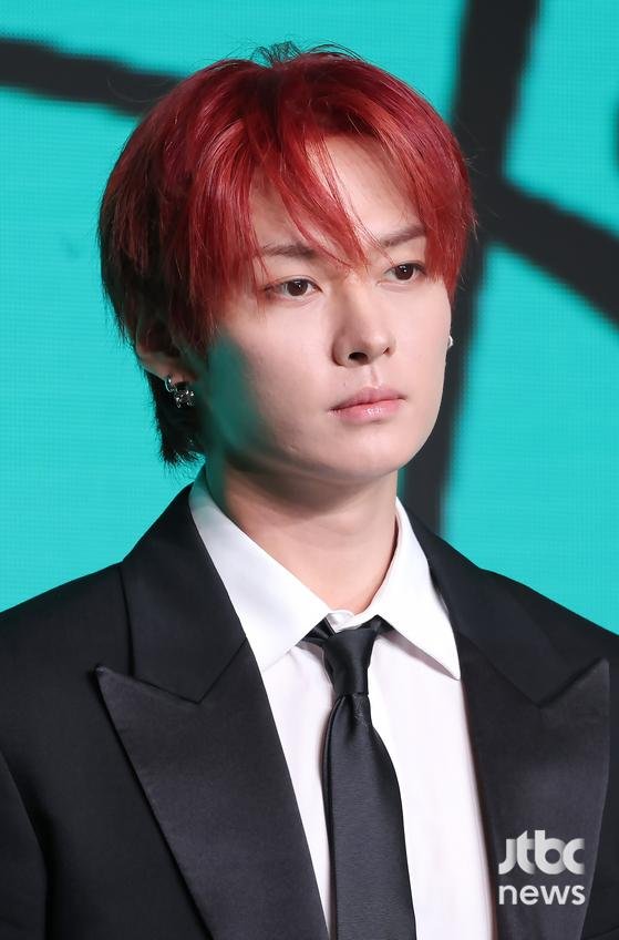 SKZCrave's tweet photo. Lee Know of Stray Kids about his future military service:

“I believe fulfilling the duty of national defense is only natural. If I am called upon, I will faithfully carry out my assigned duties. We haven’t discussed specific plans for album activities during our ‘military hiatus’ among ourselves. What is certain is that we will all get together. Since there are many fans who have waited for us, I want to repay the love we have received from them. If you wait just a little longer, we will be back soon.”

#THIS_AND_THAT @Stray_Kids