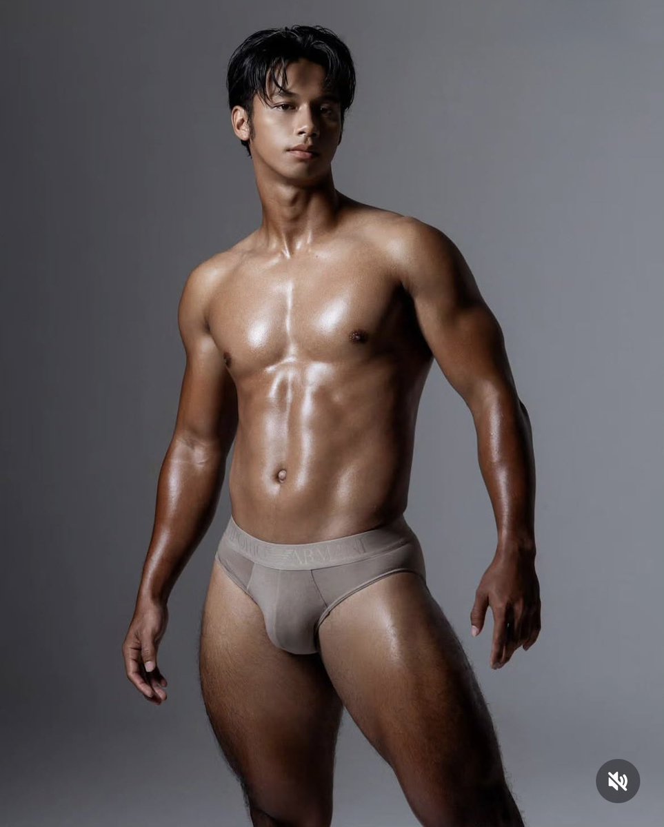 homocavitex's tweet photo. Have some chocolate😈 #DILF #maleunderwear #VPL #brieffetish #bulge #tarugo #pinoyDILF https://t.co/kW4ge9NJds