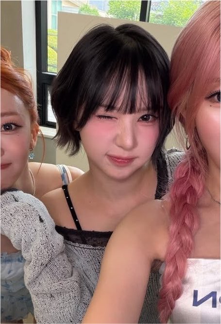 ilovejungyerin_'s tweet photo. obviously Eunha since shes the one who started the bob trend in 3rd gen and has kept it ever since ❤️ https://t.co/i4kOGuYcPx