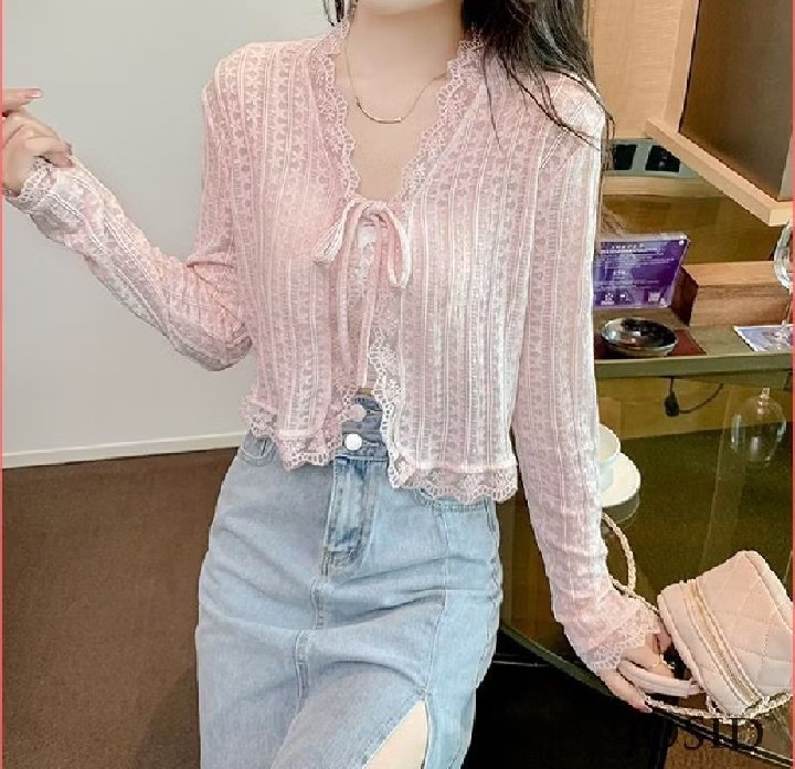 _itssasaa's tweet photo. Kadang Bosen gak sih cardigan-cardigan polos gitu🥺....nahhh saatnya cobain cardigan lace yang satu ini😭☝️
Detail lace-nya bikin penampilan jadi lebih lucuuu🎀. https://t.co/myINcLtClW