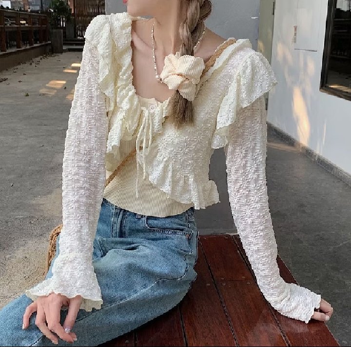 _itssasaa's tweet photo. Kadang Bosen gak sih cardigan-cardigan polos gitu🥺....nahhh saatnya cobain cardigan lace yang satu ini😭☝️
Detail lace-nya bikin penampilan jadi lebih lucuuu🎀. https://t.co/myINcLtClW