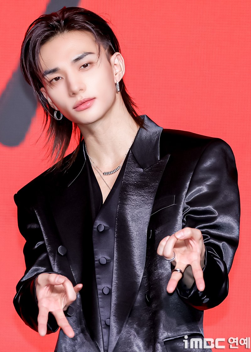 imbcenews's tweet photo. [포토] 스키즈 현진, 컴백 야~호~
#현진 #스트레이키즈 #스키즈 #straykids #컴백 #기자간담회 #iMBC연예

스트레이키즈(Stray Kids) 현진이 6일 오후 서울 여의도 콘래드호텔에서 열린 새 미니 앨범 ‘THIS & THAT’(디스 앤드 댓) 발매 기념 컴백 기자간담회에 참석해 포즈를 취하고 있다.

🔗https://t.co/igN9PD8zS3