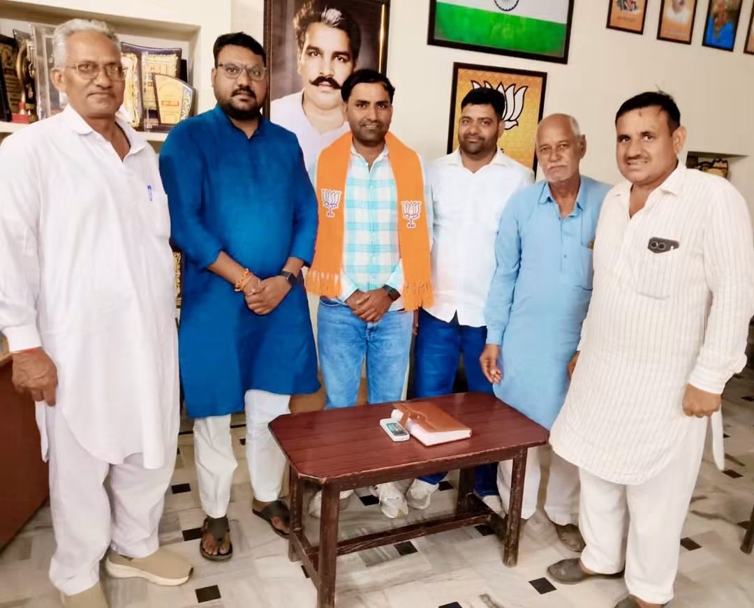 KrishanBhakar's tweet photo. आज श्रीगंगानगर जिले की सूरतगढ़ विधानसभा क्षेत्र के मंडल ढाबा झल्लार में सक्रिय युवा भाजपा नेता श्री भीम पोटलिया जी से आत्मीय मुलाकात कर संगठनात्मक विषयों पर विस्तृत चर्चा की।

संगठन की मजबूती एवं आगामी कार्ययोजनाओं को लेकर सार्थक संवाद हुआ। 💐

@BJP4Rajasthan https://t.co/ePmUkn8zfh