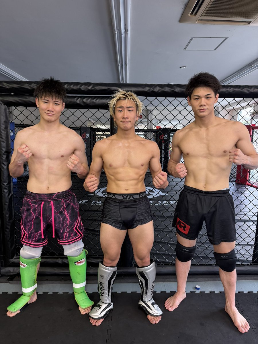 ufc_rei's tweet photo. スパーリングDAY🔥
井上兄弟と🤝すごい成長スピード！
これからが楽しみだ。 https://t.co/Ot2evR9jhe