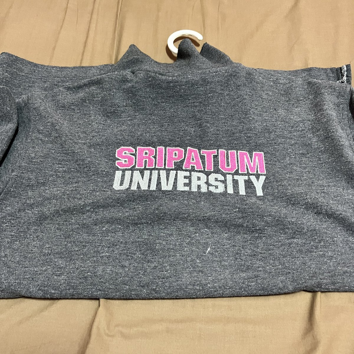 twentyandfourr's tweet photo. ส่งต่อ ไซต์L
180 ส่งฟรี พร้อมโอน170
#spu
#ส่งต่อ #โล๊ะตู้ #ส่งต่อเสื้อผ้า #ส่งต่อของใช้ #โล๊ะตู้เสื้อผ้า #เสื้อผ้ามือสอง #ส่งต่อเสื้อผ้ามือสองสภาพดี https://t.co/dxvt2JcppK
