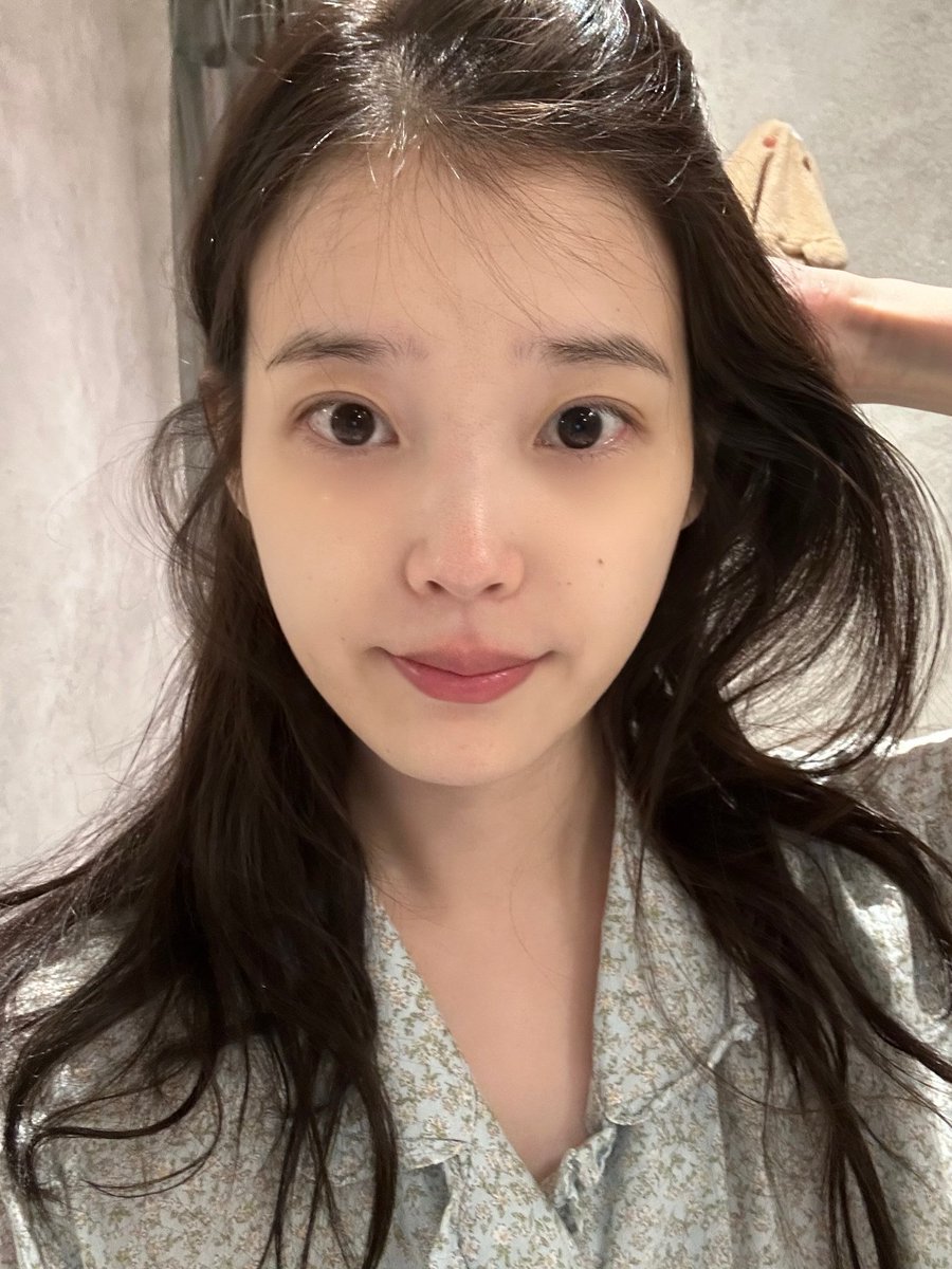 ripple_0918's tweet photo. 징스타 뽀둥 셀카🫳🏻🫳🏻 https://t.co/amSHoZTyXY