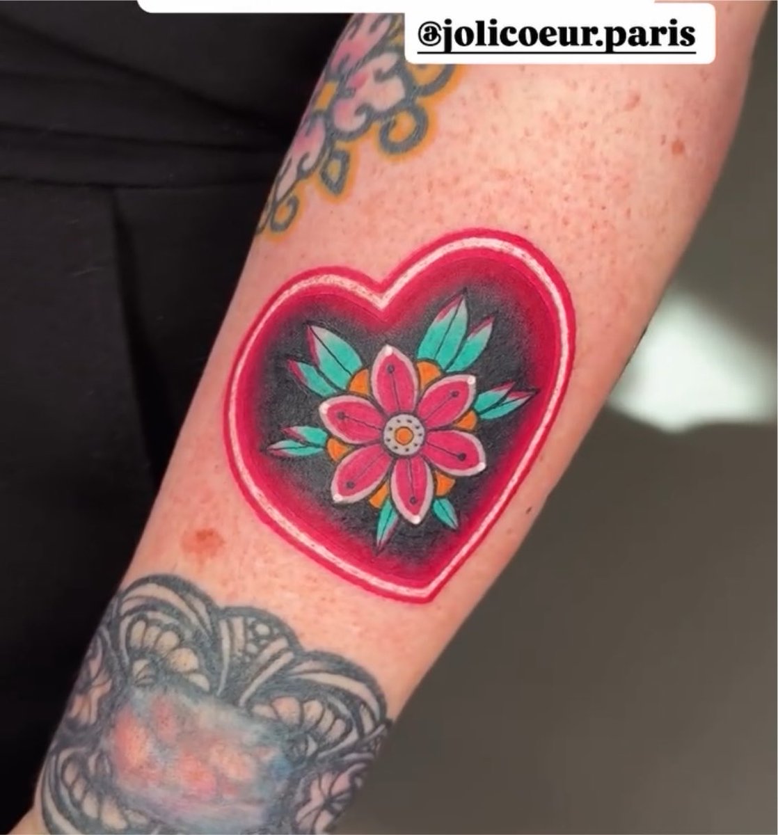 Bloody__V's tweet photo. Le petit dernier
Pas prévu du tout
#tattoo #tattoosession #tornade #jolicoeurparis
Fresh Vs crouting https://t.co/IrsRNwF9IP