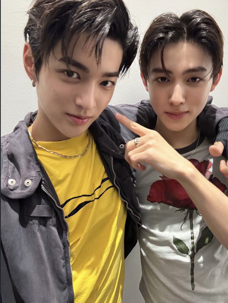 O5EAN0's tweet photo. siapa Hyeonkeon? https://t.co/OFxtSoMjqj