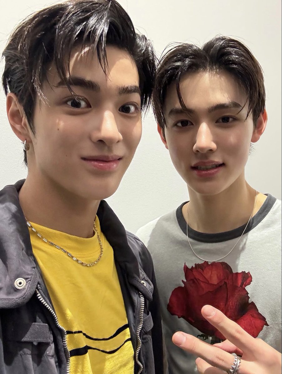 O5EAN0's tweet photo. siapa Hyeonkeon? https://t.co/OFxtSoMjqj