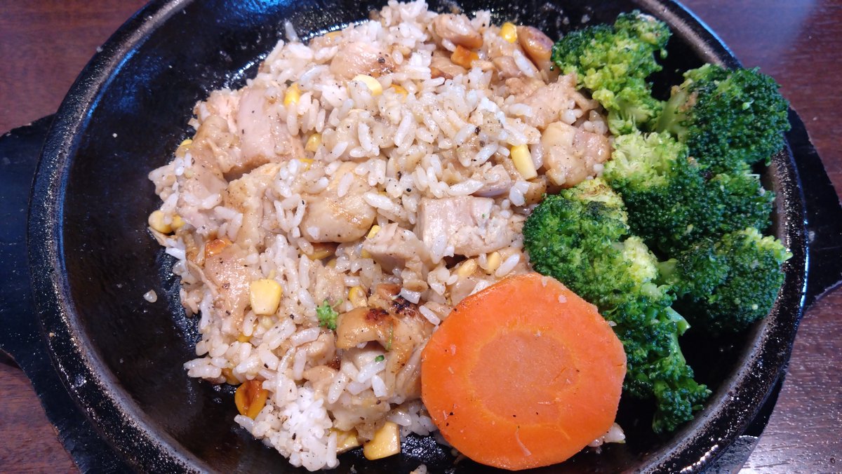 Libble_RC04's tweet photo. お昼ご飯にいきなりステーキでグリルチキンステーキ440gをランチメニューで
頂きました。トッピングにブロッコリーを足しました🥦
#いきなりステーキ
#いきなりステーキ金沢福久店
#グリルチキンステーキ
#ガーリックライス
#トッピングブロッコリー https://t.co/IsTQg6VEkS
