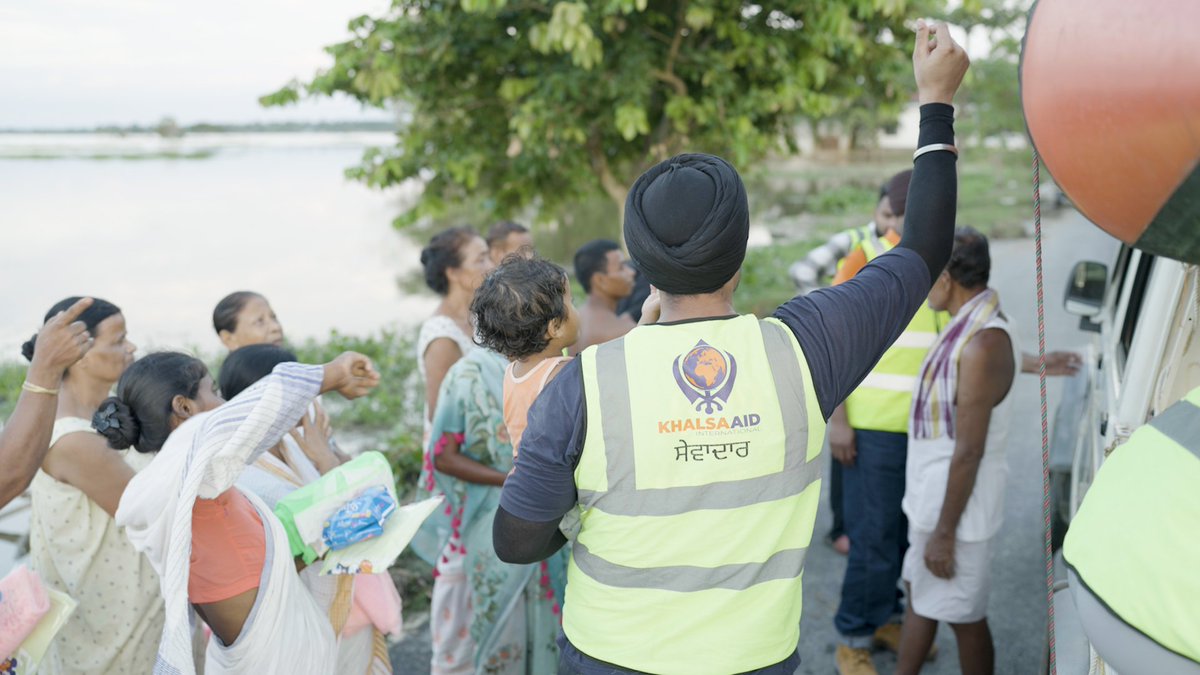 khalsaaid_india's tweet photo. ਅਸਾਮ ਦੇ ਹੜ੍ਹ ਪੀੜਤਾਂ ਲਈ ਖਾਲਸਾ ਏਡ ਦੀਆਂ ਰਾਹਤ ਸੇਵਾਵਾਂ ਜਾਰੀ ਹਨ।
Assam Flood Relief efforts
Donate now: https://t.co/lePpgRBKJm
#khalsaaid #AssamFloods #AssamFloodRelief #PrayForAssam #StandWithAssam #Assam #FloodRelief #DisasterRelief #HumanityFirst #ReliefForAssam https://t.co/5CZrzw8STc