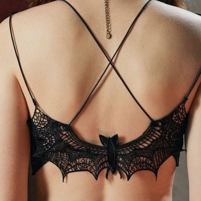 _littlethicket's tweet photo. goth batwing halter crop top 🖤 https://t.co/1myCK4sgSm