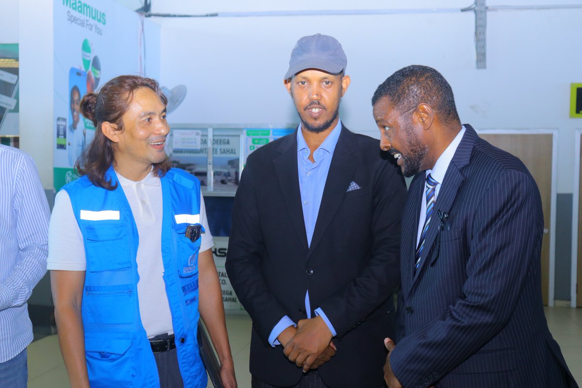 NCRIsom's tweet photo. The NCRI, in collaboration with @UNHCRSom ,has facilitated the voluntary return of 155 Somali refugees from Yemen. Upon their safe arrival at Mogadishu Airport, the returnees were received at the NCRI Waystation&amp; received initial reception, protection, and reintegration support. https://t.co/ifUzGGblVX
