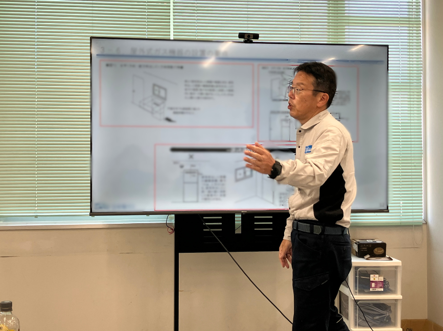 ngasHD_official's tweet photo. 若手社員を対象に「給排気研修」を実施しました。

本研修ではガス機器を安全に使用・設置するために必要な「給気・排気の仕組み」や「設置環境」に関する知識を学びます。

基礎知識を身につけ、安全な施工の徹底に努めてまいります。

#日本海ガス絆ホールディングスグループ #日本海ガス #社員研修 https://t.co/4hrY0PgQDi