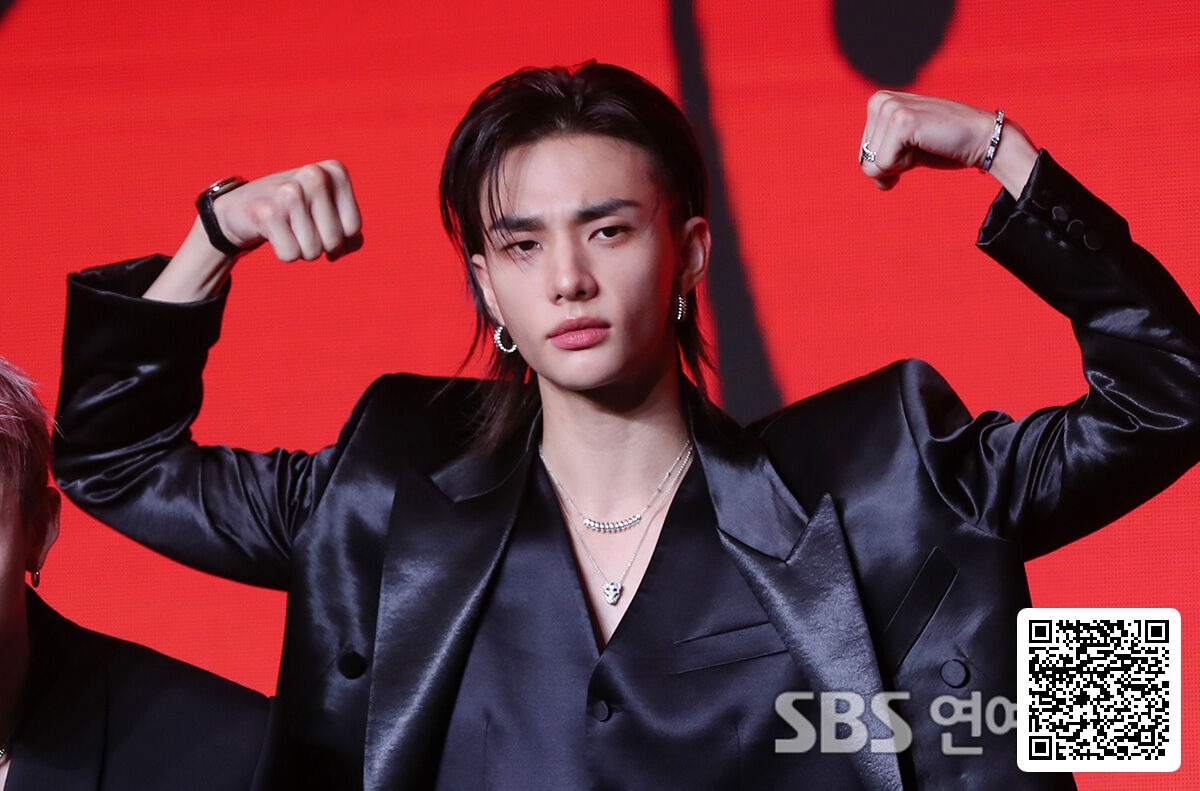 SBS_star's tweet photo. “Stray Kids' Hyunjin Serves Charismatic Vibes at 'THIS &amp; THAT' Press Conference

#kpop #photo #stray_kids #hyunjin #this_&amp;_that #SBSStar #KEntertainmentNews
Follow @SBS_star for more updates!
👉 For the full story, check the link in our bio!” https://t.co/8c4Smv0u7F