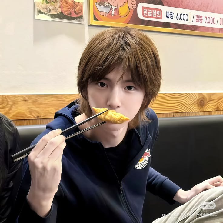 wildflowers_mw's tweet photo. Minwon as divorce parents yang selalu berusaha ngejaga keluarganya biar tetep hangat.

— minwon few tweets au ft shin'yu &amp; ju'hoon as their children https://t.co/AxaFRGksMo