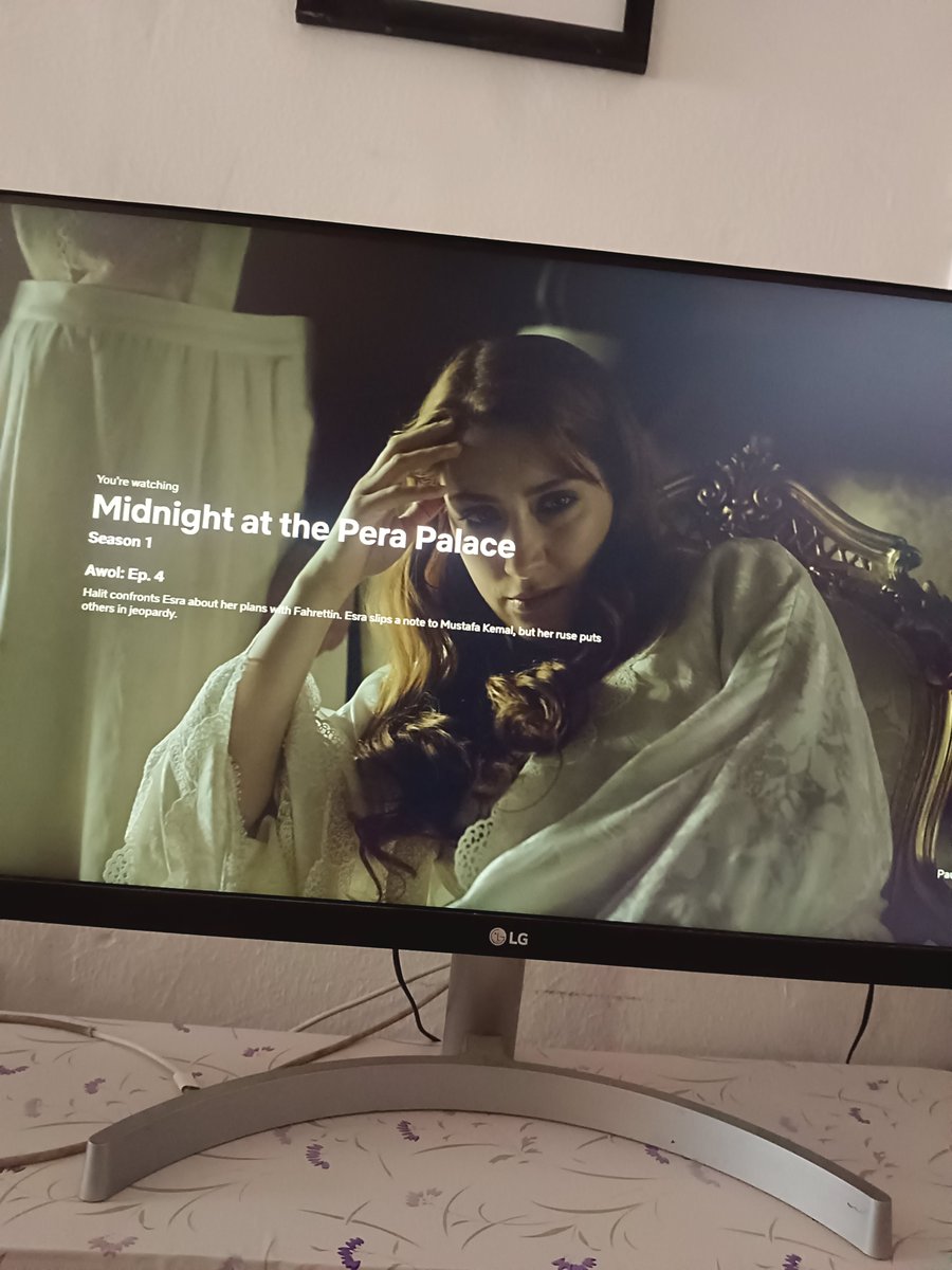 nitya_creates's tweet photo. me pretending I have a Turkish palace  while sitting on my bed 😭😭 
#PeraPalace #PeriodDrama #NowWatching  #BingeMode https://t.co/CNFp0xmSRG