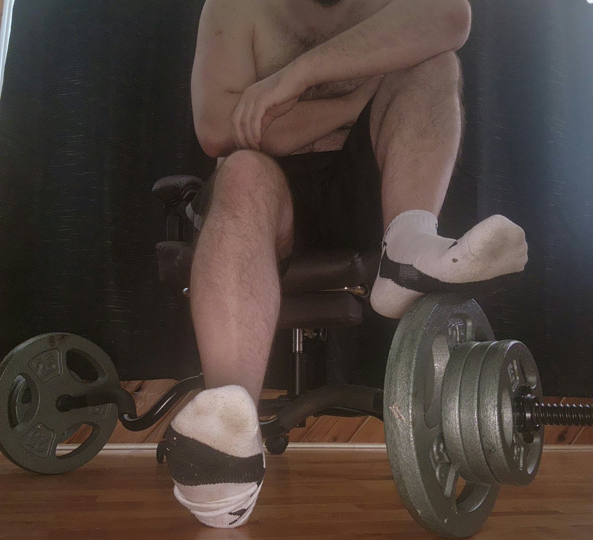 KneelYouSimp's tweet photo. You only get to choose one. sniff daddys sweaty socks or lick my dirty soles clean😈 choose wisely simp.
#alpha #findom #footfetısh #feet #soles #daddy #nsfwtwtًً #toes https://t.co/Jfyp7FFJBU
