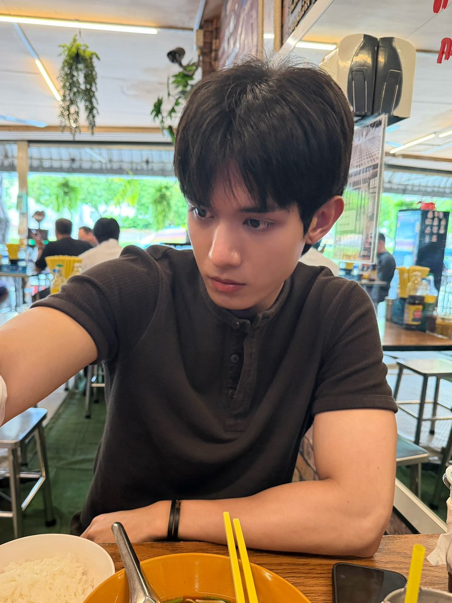 eleganseu's tweet photo. Nong Net from JJ's pov 🥺🤏

#NETJJ #netsiraphop #jj_rcp https://t.co/dZd7xXWZ26