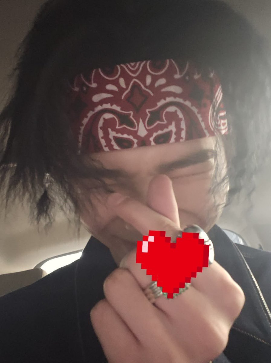 jiislvrsyu's tweet photo. Si alguna vez Ni-ki llega a sentirse solo, espero que recuerde que hay corazones en todas partes del mundo que lo quieren, lo admiran y desean verlo feliz. Gracias por el simple hecho de existir Nishimura Riki 🫂❤️‍🩹

#WithNI_KIForever #NI_KI #니키
@enhypen @ENHYPEN_members https://t.co/ygYCjN6Vro