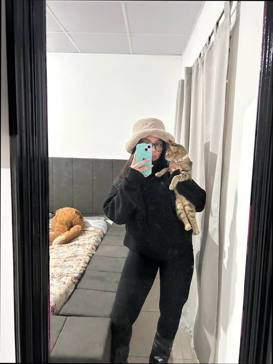 Harperg5tc's tweet photo. i need better sleep... or better friends https://t.co/MvEE2dKmRT