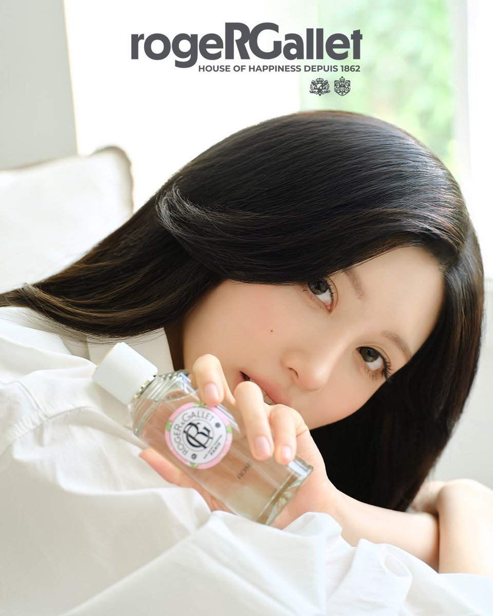 oaddatelier's tweet photo. WON YOUNG SEO for @rogergallet 🎉

#WONYOUNGSEO #서원영 #RogerGallet #OA https://t.co/Otp8uRpkyP