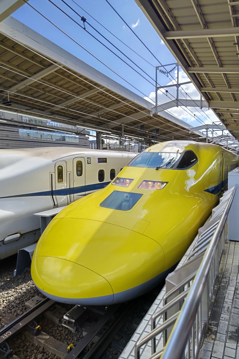 TuG1hBxOpEORG7F's tweet photo. 京都駅､初めてドクターイエロー見ました❗️
この黄色い新幹線見ると😃💕幸せです。 https://t.co/YwmQAe3xMA