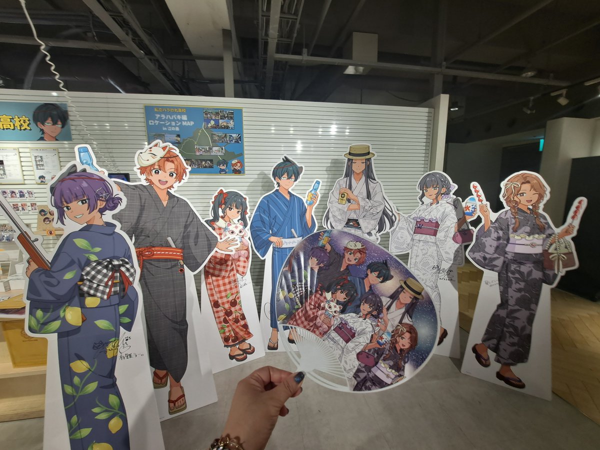 sako724's tweet photo. グッズ全然売り切れだった～😭 https://t.co/W93Az4wN1F