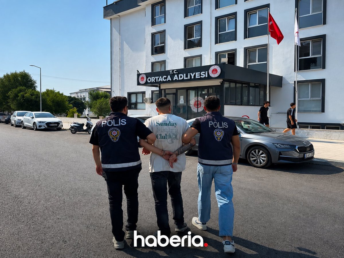 haberiamedya's tweet photo. Çeşitli suçlardan hakkında kesinleşmiş 22 yıl 2 ay hapis cezası bulunan hükümlü, Hollanda’dan Türkiye’ye giriş yaptığı Muğla Dalaman Havalimanı’nda polis ekiplerince yakalandı. Gözaltına alınan hükümlünün emniyetteki işlemlerinin ardından cezaevine teslim edilmesi bekleniyor. https://t.co/eW5bn0FXSO