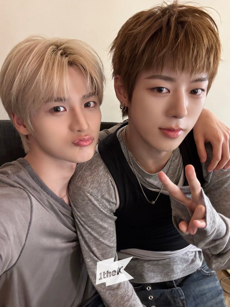 1theK's tweet photo. 참 잘생겼다 #나우즈 ..🫶🏻  
잘생긴 남자들의 장꾸미 가득 담긴 #아이돌등판 안 보면 손해!
#NOWZ #Achilles @CUBE_NOWZ   

#IDDP 👉 https://t.co/Wa5xjVQwYY https://t.co/M4o6QcFdDA