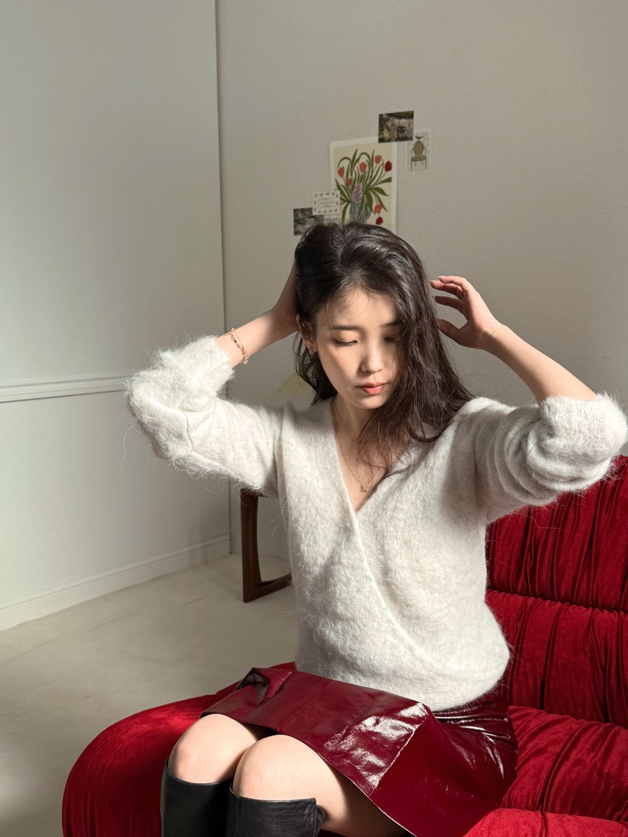 coIU0516's tweet photo. 저 설레요 https://t.co/qfJ1aRcBPD