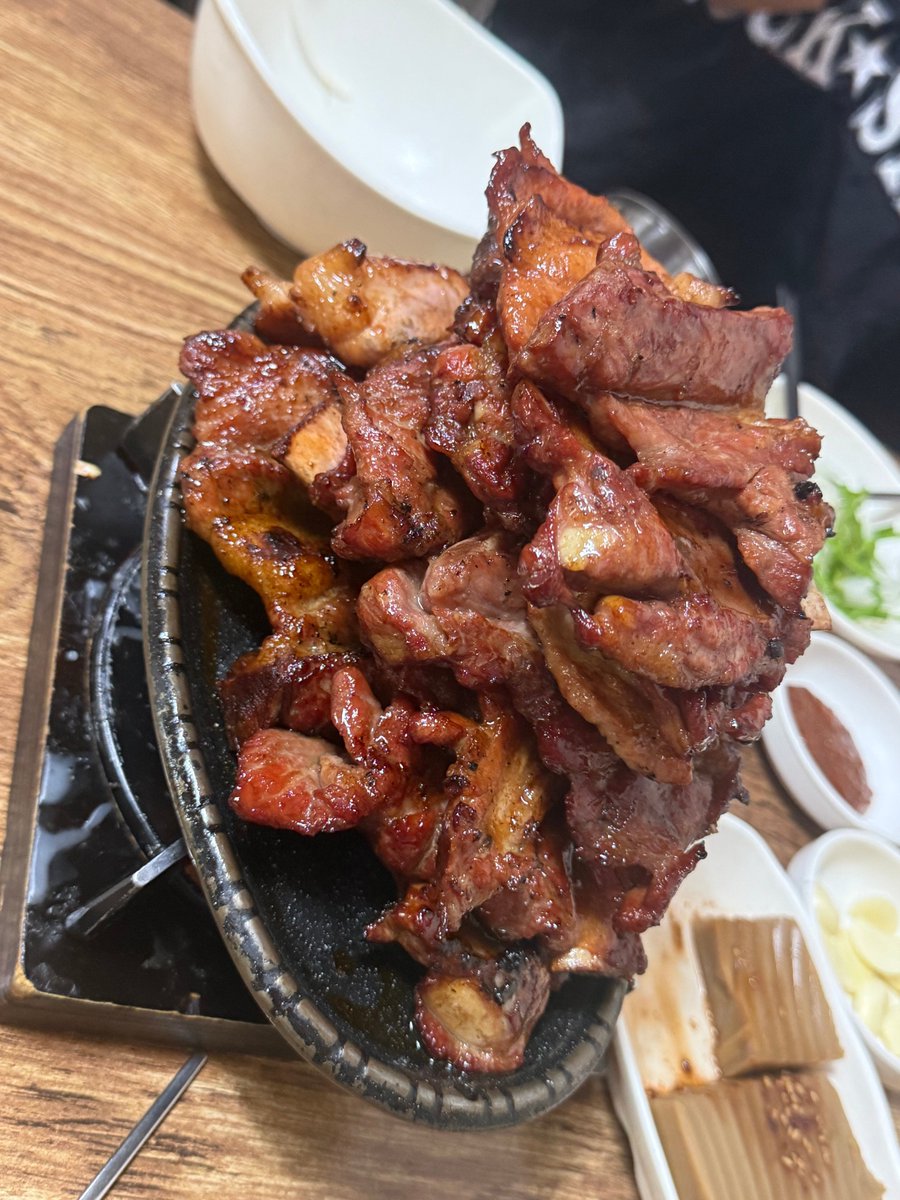 chzzn4eva's tweet photo. 차주완 맛집로드 +1
📍대전 담양愛떡갈비

가을만 돼봐라 아주그냥~
푸드파이터 될꺼니깐😅 https://t.co/BSKLgaj5qC