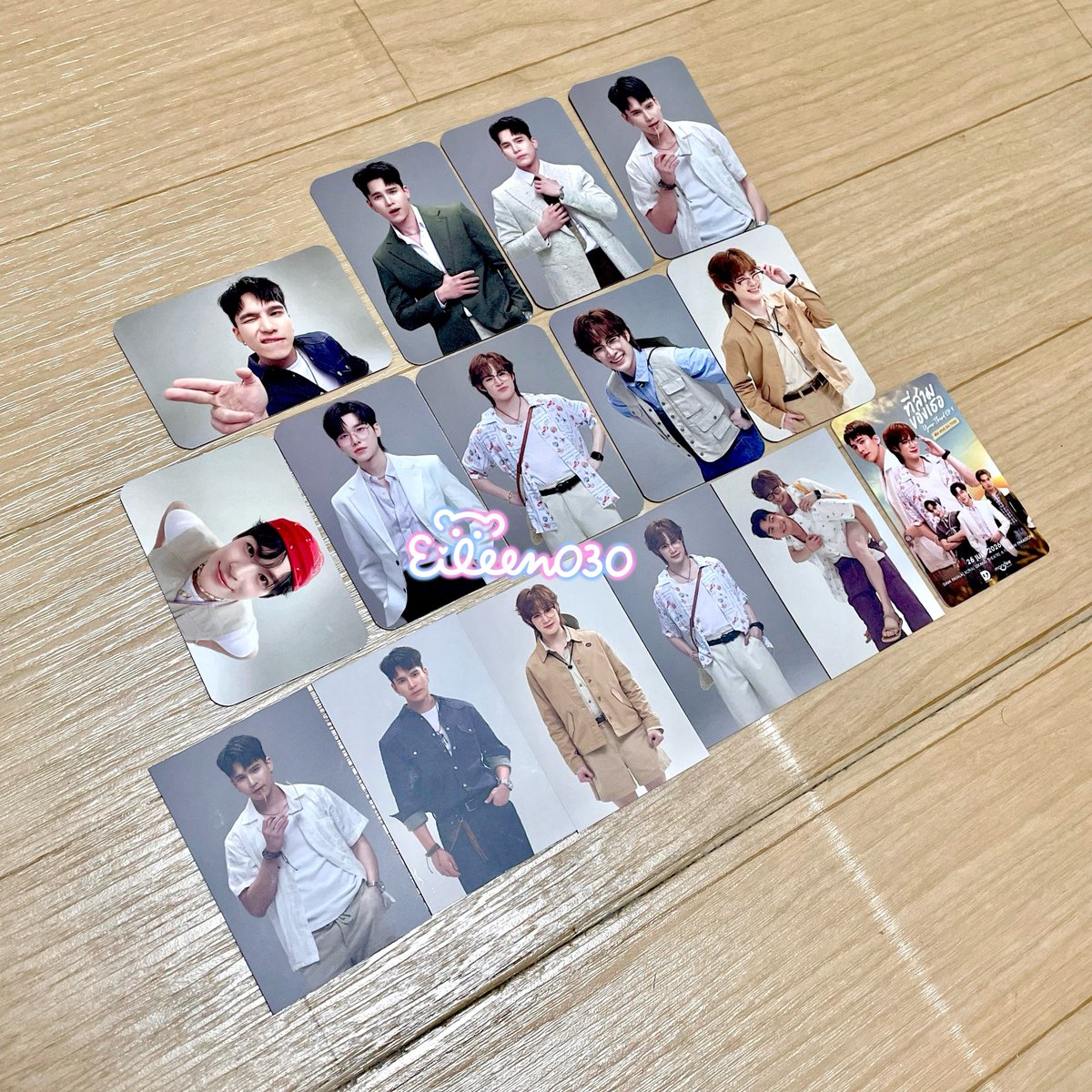EileenO3O_'s tweet photo. 拖好久才發🤣
大大大感謝滿月 @hsaiochi 幫我各種代購🥰🙏🏻
還給我首映小卡
讓卡包0張雙人的衰鬼獲得一張麥奶🥹
還有 @nakihql 的貼紙透卡超可愛🥳
希望明年有機會見麥奶🫠 https://t.co/eJZbW4Muj0