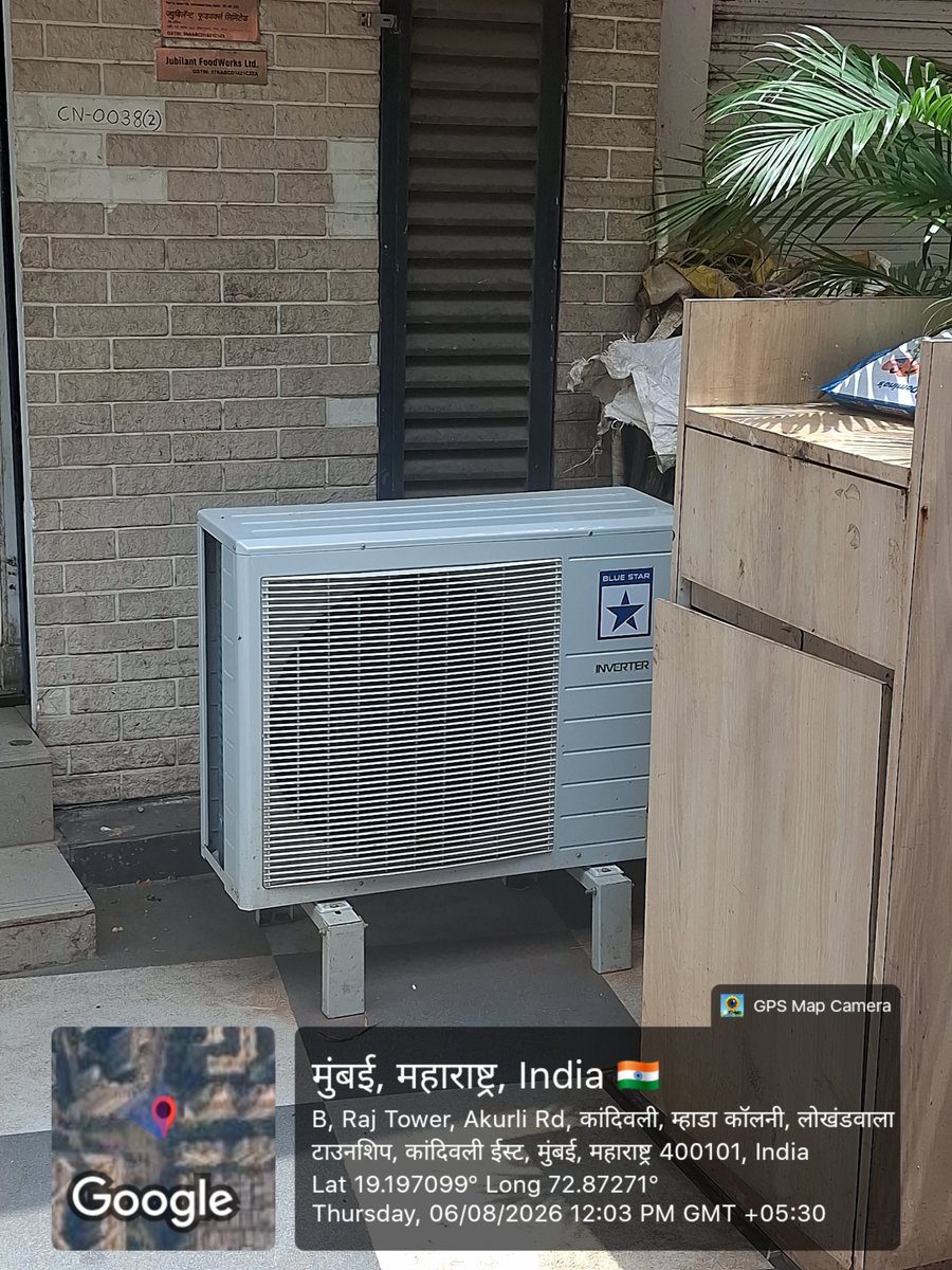 alpeshchauhan07's tweet photo. @mybmc @mybmcWardRS
सिएरा टॉवर,लोखंडवाला टाउनशिप,कांदिवली पूर्व येथील इमारतीच्या कॉमन पॅसेजमध्ये आउटडोअर बेकायदेशीरपणे बसविण्यात आले आहे. यामुळे पॅसेजमध्ये अडथळा निर्माण होत असून गरम हवा नागरिकांच्या आरोग्यासाठी त्रासदायक ठरत आहे.कृपया तात्काळ कारवाई करून सदर एसी आउटडोअर हटवावे. https://t.co/1WJhU1hhyp