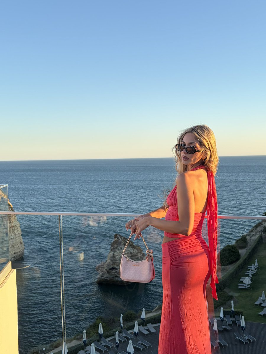 julsmxo's tweet photo. 🌺🌺🌺 https://t.co/5elQHZWkL3