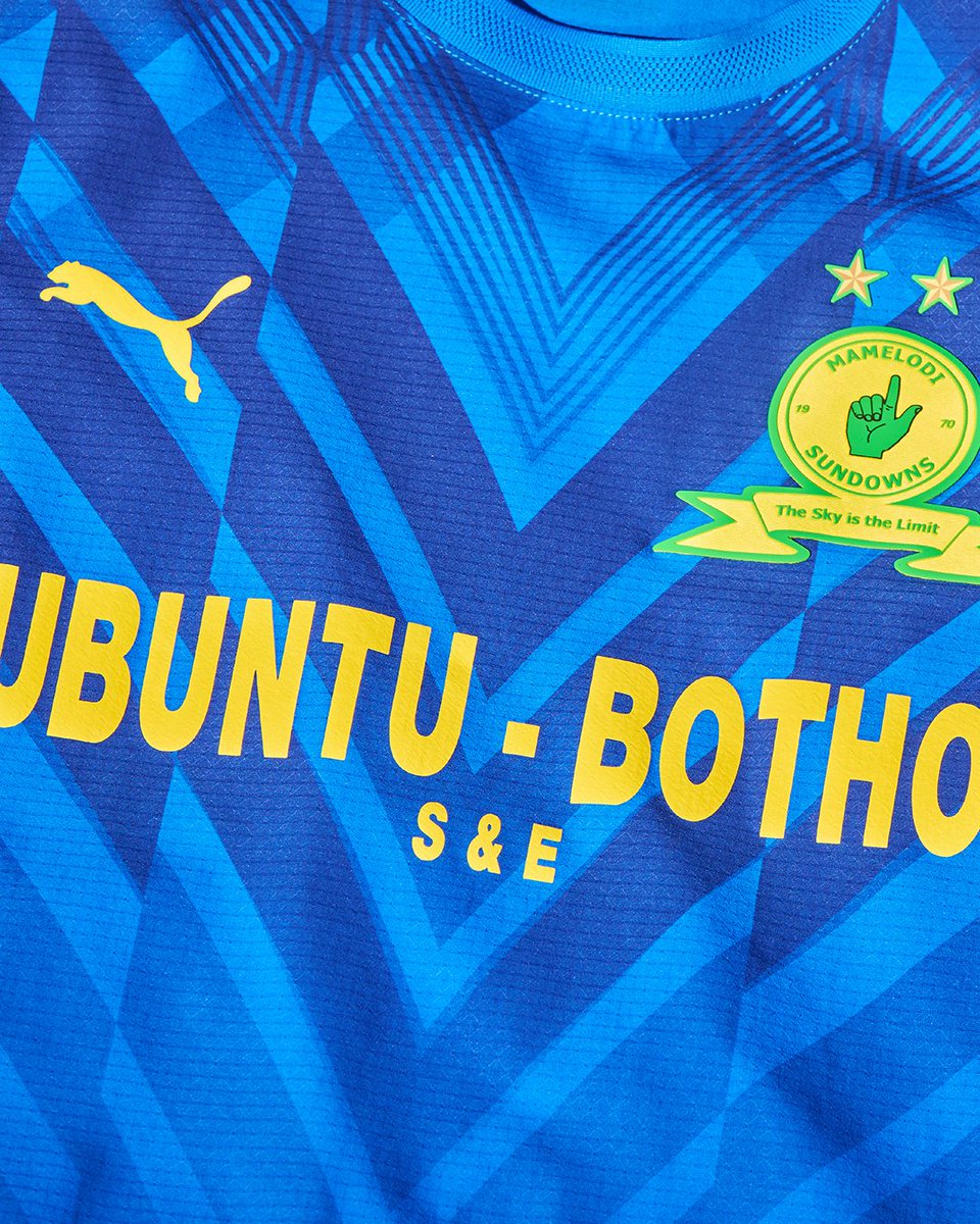 Masandawana's tweet photo. We rise. We shine. We conquer. ☀️👆
@SundownsLadies @PUMASouthAfrica 

#Sundowns #SundownsLadies
#PUMAxSundowns https://t.co/BVQ8GUVwW2
