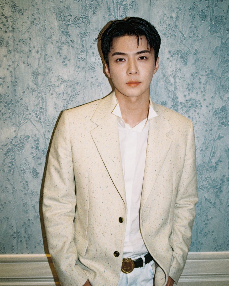 OhSehunGlobal's tweet photo. 📸 260806 | mintmag_th instagram update Sehun with DIOR

Surprise! Here's another set of behind-the-scenes photos of SEHUN, the EXO member who flew to Thailand to attend the grand reopening of the Dior Siam Paragon Boutique last month. These newly released photos once again showcase Sehun's unique charm, along with his iconic Dior pieces and stunning style. 💚

🔗 https://t.co/cff14dOFmf

SEHUN DIOR SIAM PARAGON
#DiorSiamParagonxSehun
#SEHUNxDIOR #SEHUN #세훈